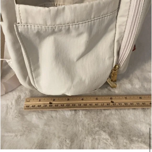 ISAAC MIZRAHI New York Tik Tok Viral Backpack| NWT| Cream Color - Picture 15 of 16